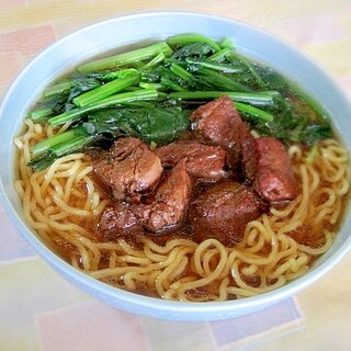 台湾の屋台大人気料理「魯肉飯」を麺にしました。